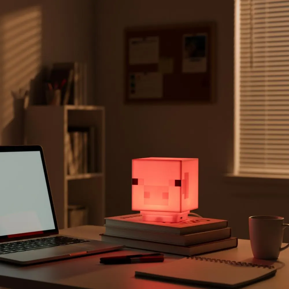Pixel Pig Night Light – Cute Pixel-Style USB LED Bedside Lamp